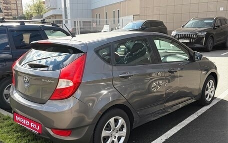 Hyundai Solaris II рестайлинг, 2013 год, 550 000 рублей, 3 фотография