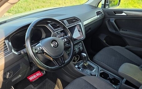 Volkswagen Tiguan II, 2018 год, 2 800 000 рублей, 3 фотография