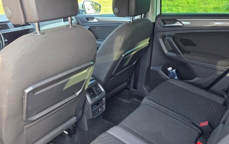 Volkswagen Tiguan II, 2018 год, 2 800 000 рублей, 4 фотография