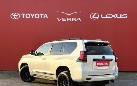 Toyota Land Cruiser Prado 150 рестайлинг 2, 2015 год, 3 090 000 рублей, 3 фотография