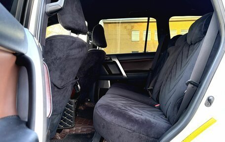 Toyota Land Cruiser Prado 150 рестайлинг 2, 2015 год, 3 090 000 рублей, 16 фотография