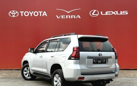 Toyota Land Cruiser Prado 150 рестайлинг 2, 2020 год, 5 460 000 рублей, 3 фотография