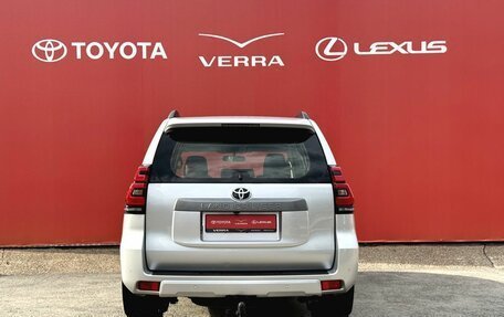 Toyota Land Cruiser Prado 150 рестайлинг 2, 2020 год, 5 460 000 рублей, 6 фотография