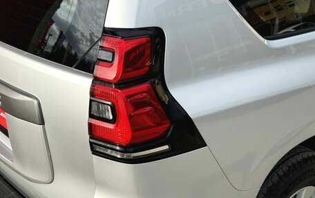 Toyota Land Cruiser Prado 150 рестайлинг 2, 2020 год, 5 460 000 рублей, 10 фотография