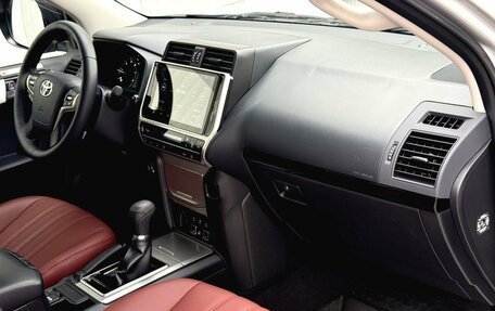 Toyota Land Cruiser Prado 150 рестайлинг 2, 2020 год, 5 460 000 рублей, 14 фотография