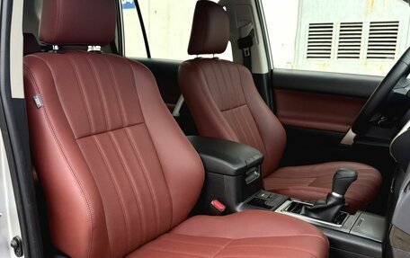 Toyota Land Cruiser Prado 150 рестайлинг 2, 2020 год, 5 460 000 рублей, 29 фотография