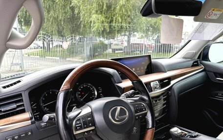 Lexus LX III, 2016 год, 6 140 000 рублей, 19 фотография