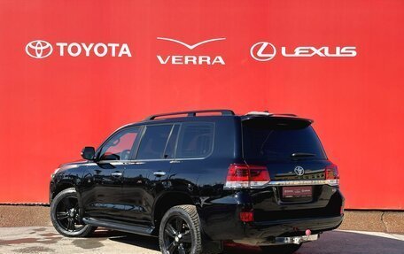Toyota Land Cruiser 200, 2018 год, 5 860 000 рублей, 3 фотография