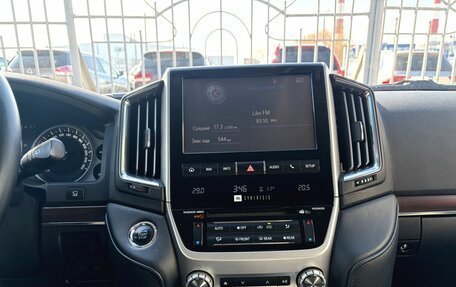 Toyota Land Cruiser 200, 2018 год, 5 860 000 рублей, 11 фотография