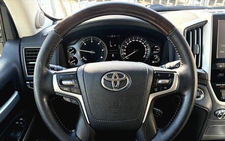 Toyota Land Cruiser 200, 2018 год, 5 860 000 рублей, 10 фотография