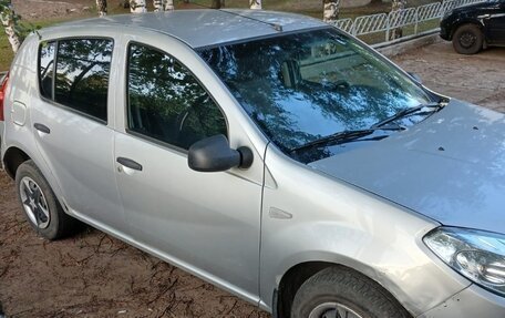Renault Sandero I, 2014 год, 470 000 рублей, 2 фотография