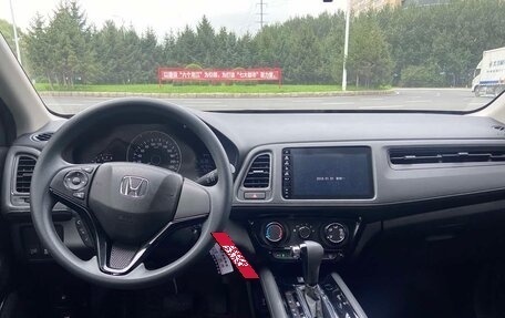 Honda Vezel, 2022 год, 1 649 000 рублей, 8 фотография