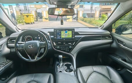Toyota Camry, 2021 год, 3 100 000 рублей, 5 фотография