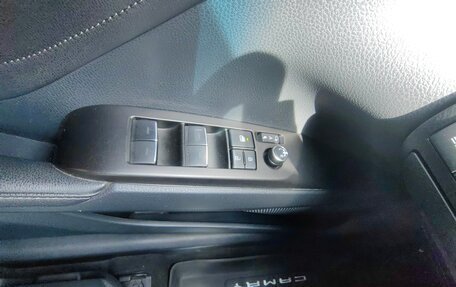 Toyota Camry, 2021 год, 3 100 000 рублей, 10 фотография