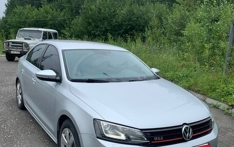 Volkswagen Jetta VI, 2014 год, 1 290 000 рублей, 2 фотография