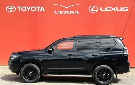 Toyota Land Cruiser Prado 150 рестайлинг 2, 2021 год, 6 420 000 рублей, 2 фотография