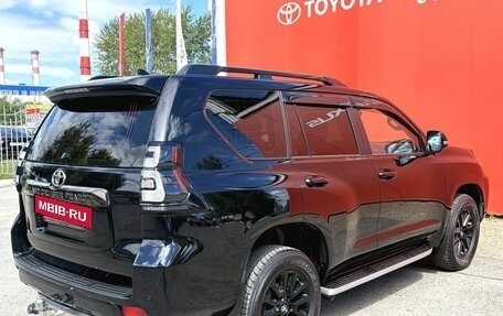 Toyota Land Cruiser Prado 150 рестайлинг 2, 2021 год, 6 420 000 рублей, 5 фотография