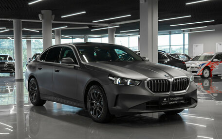 BMW 5 серия, 2023 год, 7 000 000 рублей, 2 фотография