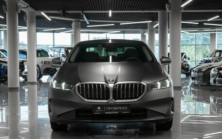 BMW 5 серия, 2023 год, 7 000 000 рублей, 3 фотография