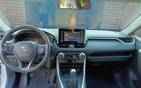 Toyota RAV4, 2020 год, 3 350 000 рублей, 12 фотография