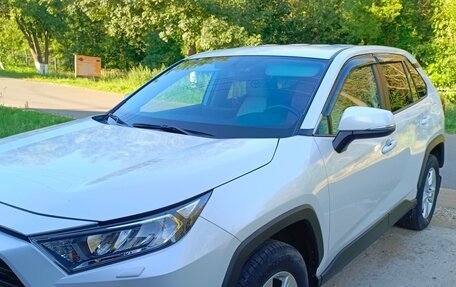 Toyota RAV4, 2020 год, 3 350 000 рублей, 3 фотография