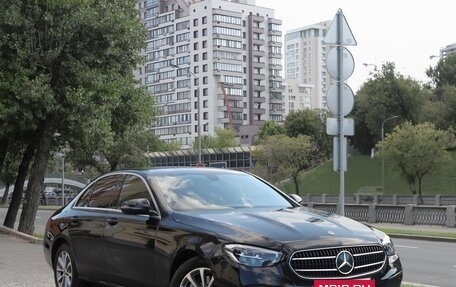 Mercedes-Benz E-Класс, 2021 год, 2 830 000 рублей, 4 фотография