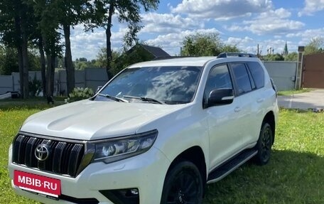 Toyota Land Cruiser Prado 150 рестайлинг 2, 2020 год, 6 000 000 рублей, 2 фотография