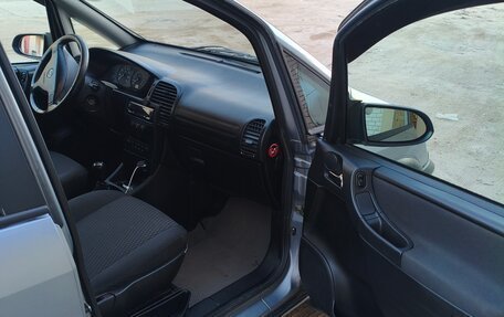 Opel Zafira A рестайлинг, 2004 год, 430 000 рублей, 11 фотография