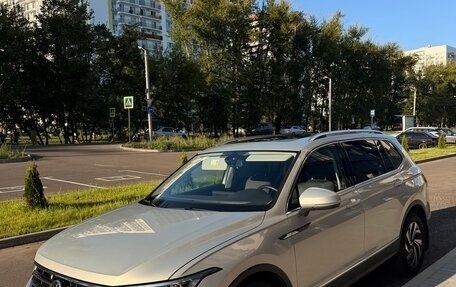 Volkswagen Tiguan II, 2023 год, 3 199 999 рублей, 2 фотография