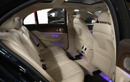 Mercedes-Benz E-Класс, 2016 год, 3 500 000 рублей, 26 фотография