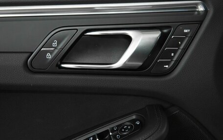 Porsche Macan I рестайлинг, 2025 год, 9 000 000 рублей, 6 фотография