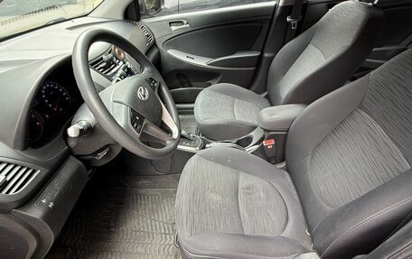 Hyundai Solaris II рестайлинг, 2015 год, 900 000 рублей, 7 фотография