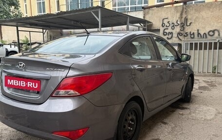 Hyundai Solaris II рестайлинг, 2015 год, 900 000 рублей, 4 фотография