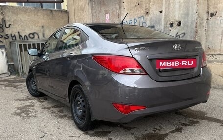 Hyundai Solaris II рестайлинг, 2015 год, 900 000 рублей, 3 фотография