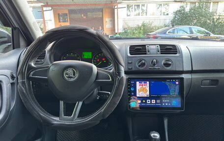 Skoda Fabia II, 2013 год, 850 000 рублей, 2 фотография