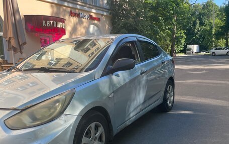 Hyundai Solaris II рестайлинг, 2011 год, 400 000 рублей, 5 фотография