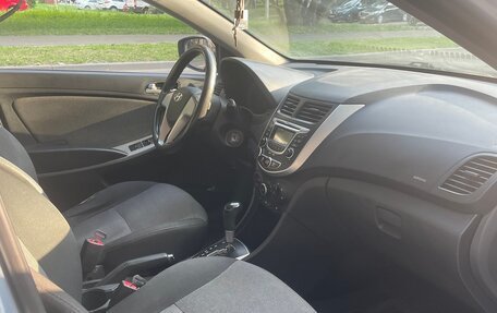 Hyundai Solaris II рестайлинг, 2011 год, 400 000 рублей, 6 фотография