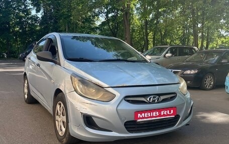 Hyundai Solaris II рестайлинг, 2011 год, 400 000 рублей, 4 фотография
