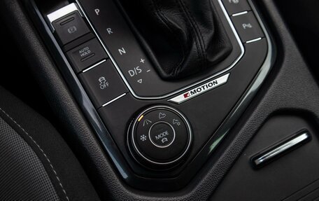 Volkswagen Tiguan II, 2017 год, 2 049 000 рублей, 18 фотография