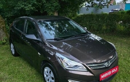 Hyundai Solaris II рестайлинг, 2015 год, 870 000 рублей, 2 фотография