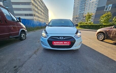 Hyundai Solaris II рестайлинг, 2012 год, 620 000 рублей, 5 фотография