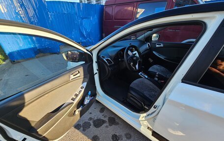 Hyundai Solaris II рестайлинг, 2012 год, 620 000 рублей, 12 фотография