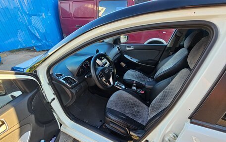 Hyundai Solaris II рестайлинг, 2012 год, 620 000 рублей, 13 фотография