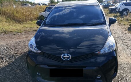 Toyota Prius Alpha I (ZVW40/41), 2015 год, 1 200 000 рублей, 1 фотография