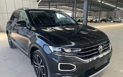 Volkswagen T-Roc I, 2022 год, 1 950 000 рублей, 1 фотография