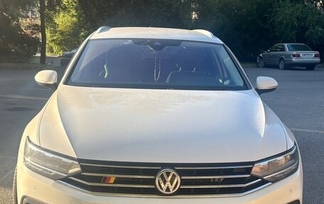 Volkswagen Passat B8 рестайлинг, 2019 год, 2 320 000 рублей, 1 фотография