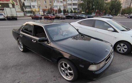 Nissan Laurel VIII, 1993 год, 250 000 рублей, 1 фотография