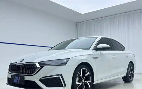Skoda Octavia IV, 2023 год, 2 200 000 рублей, 1 фотография
