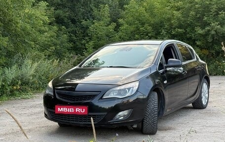 Opel Astra J, 2012 год, 600 000 рублей, 1 фотография