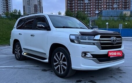 Toyota Land Cruiser 200, 2018 год, 7 400 000 рублей, 8 фотография